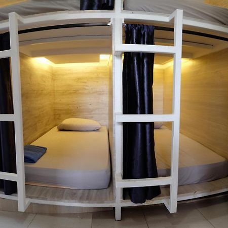 The Attic Bed & Breakfast Bandung Exterior photo