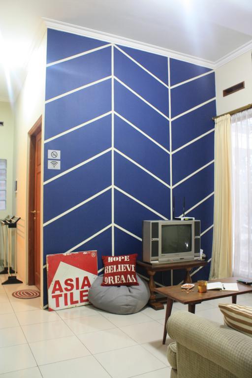The Attic Bed & Breakfast Bandung Exterior photo