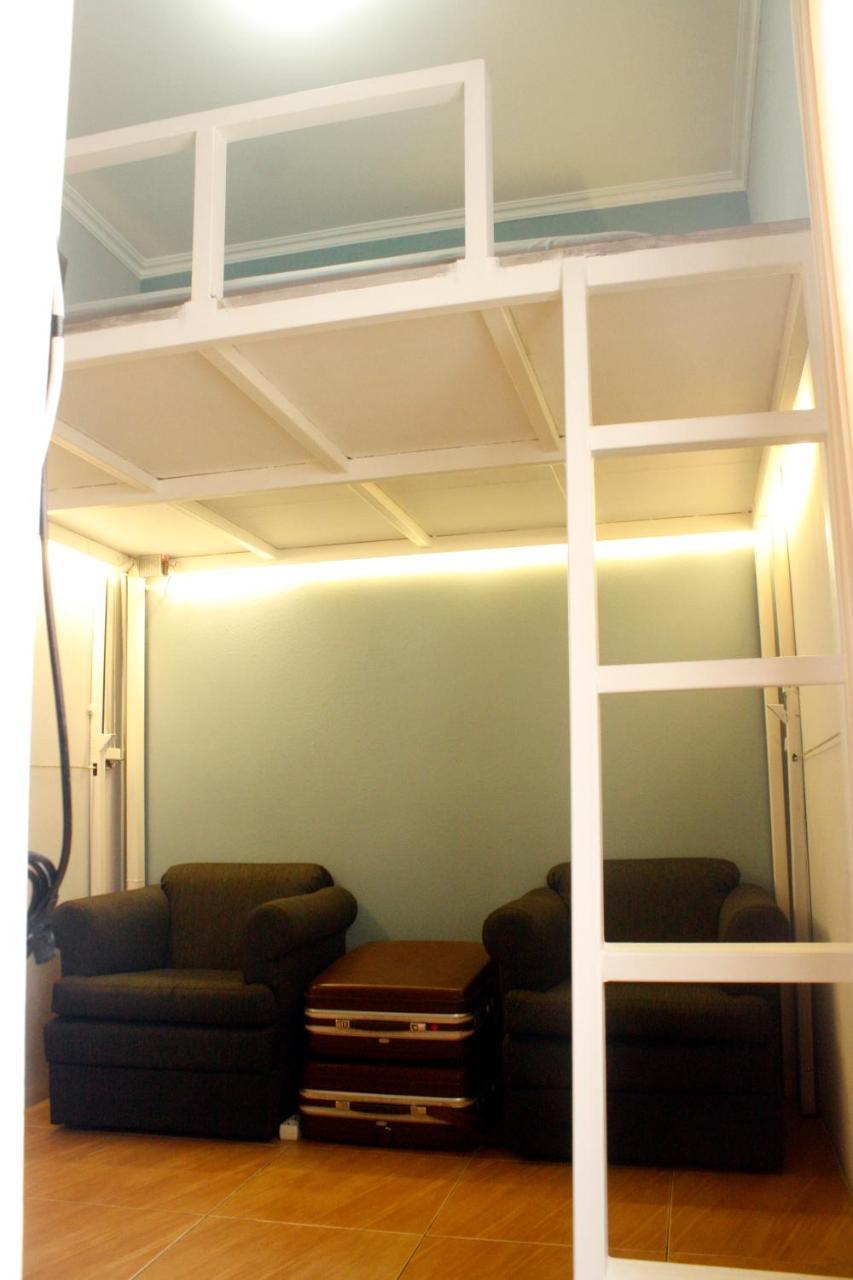 The Attic Bed & Breakfast Bandung Exterior photo