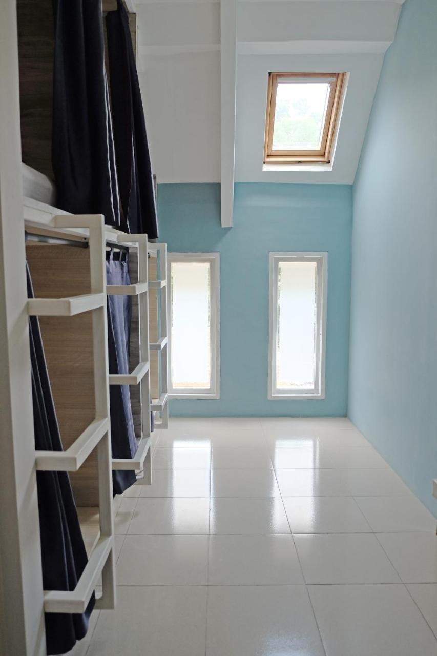 The Attic Bed & Breakfast Bandung Exterior photo